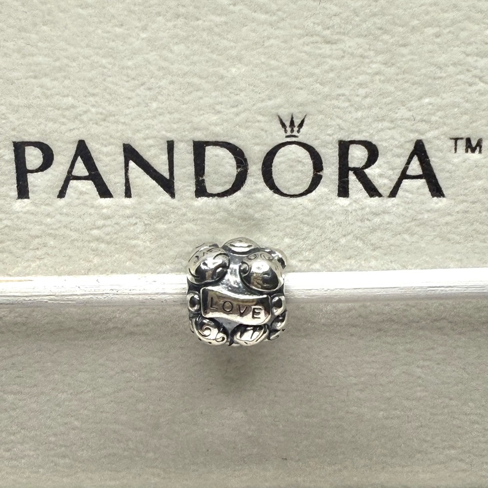 Retired Sterling Silver Pandora Love & Family Charm 791039 - Picture 2 of 4